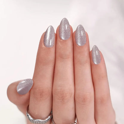 Sweet-style crystal cat-eye nail art, short almond-shaped nails in nude colors, removable and ready-to-wear artificial nails