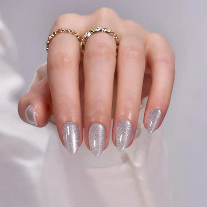 Sweet-style crystal cat-eye nail art, short almond-shaped nails in nude colors, removable and ready-to-wear artificial nails